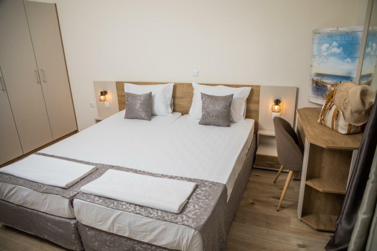 Allure Beach Resort Aparthotel プリモルスコ エクステリア 写真