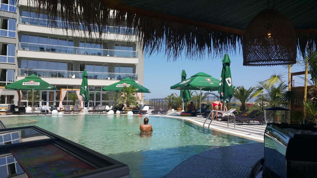 Allure Beach Resort Aparthotel プリモルスコ エクステリア 写真