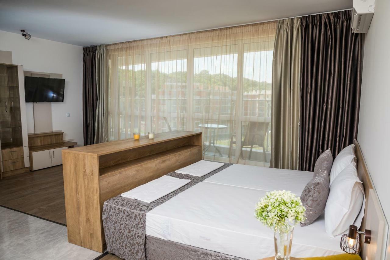 Allure Beach Resort Aparthotel プリモルスコ 部屋 写真